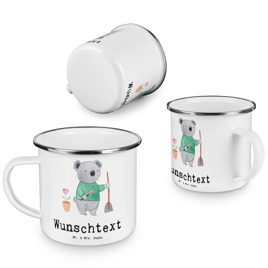 Personalisierte Emaille Tasse Garten- und Landschaftsbauerin mit Herz Emaille Tasse personalisiert, Emaille Tasse mit Namen, Campingtasse personalisiert, Namenstasse, Campingtasse bedrucken, Campinggeschirr personalsisert, tasse mit namen, personalisierte tassen, personalisierte tasse, tasse selbst gestalten, tasse bedrucken, tassen bedrucken, Beruf, Ausbildung, Jubiläum, Abschied, Rente, Kollege, Kollegin, Geschenk, Schenken, Arbeitskollege, Mitarbeiter, Firma, Danke, Dankeschön, Gärtnerin, Gartenplaner, Gärtnerei, Gartenbau, Hobbygärtnerin, Garten- und Landschaftsbauerin