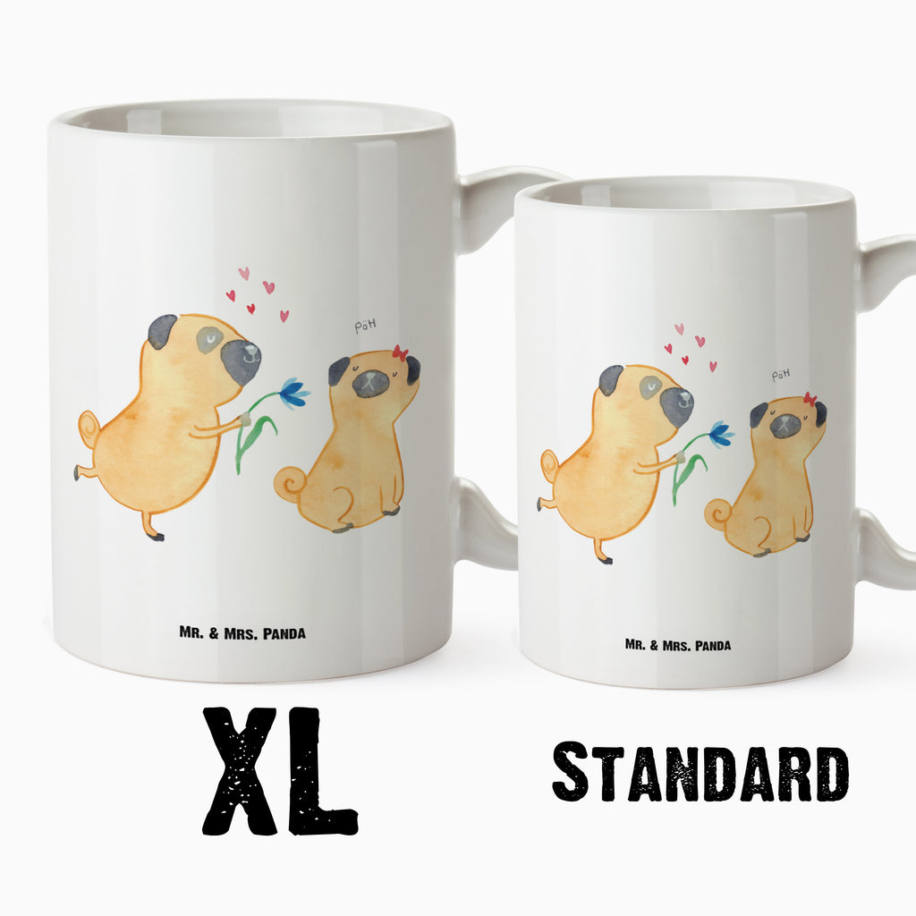 XL Tasse Mops verliebt XL Tasse, Große Tasse, Grosse Kaffeetasse, XL Becher, XL Teetasse, spülmaschinenfest, Jumbo Tasse, Groß, Hund, Hundemotiv, Haustier, Hunderasse, Tierliebhaber, Hundebesitzer, Sprüche, Mops, Möpse, Hundeliebe, verliebt, Liebe, Liebesspruch. Verlobt, Geschenk Freund, Partner