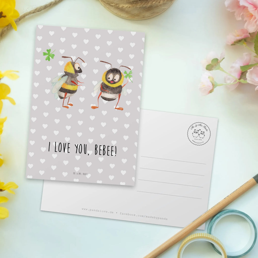 Postkarte Bienen Paar Postkarte, Karte, Geschenkkarte, Grußkarte, Einladung, Ansichtskarte, Geburtstagskarte, Einladungskarte, Dankeskarte, Ansichtskarten, Einladung Geburtstag, Einladungskarten Geburtstag, Liebe, Partner, Freund, Freundin, Ehemann, Ehefrau, Heiraten, Verlobung, Heiratsantrag, Liebesgeschenk, Jahrestag, Hocheitstag, Valentinstag, Geschenk für Frauen, Hochzeitstag, Mitbringsel, Geschenk für Freundin, Geschenk für Partner, Liebesbeweis, für Männer, für Ehemann, Schildkröten, verliebte Schildkröten