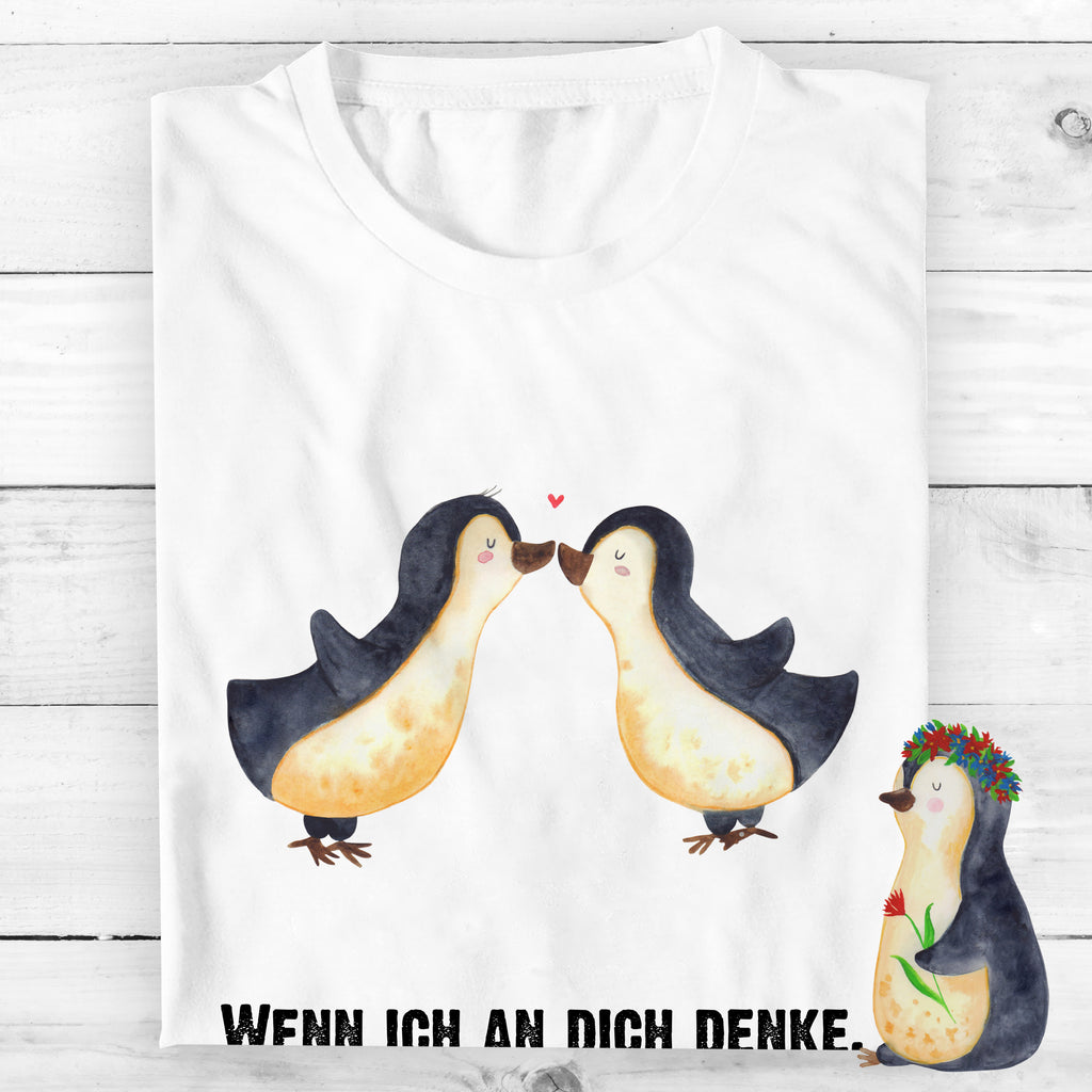 T-Shirt Standard Pinguine Kuss T-Shirt, Shirt, Tshirt, Lustiges T-Shirt, T-Shirt mit Spruch, Party, Junggesellenabschied, Jubiläum, Geburstag, Herrn, Damen, Männer, Frauen, Schlafshirt, Nachthemd, Sprüche, Liebe, Partner, Freund, Freundin, Ehemann, Ehefrau, Heiraten, Verlobung, Heiratsantrag, Liebesgeschenk, Jahrestag, Hocheitstag, Valentinstag, Geschenk für Frauen, Hochzeitstag, Mitbringsel, Geschenk für Freundin, Geschenk für Partner, Liebesbeweis, für Männer, für Ehemann