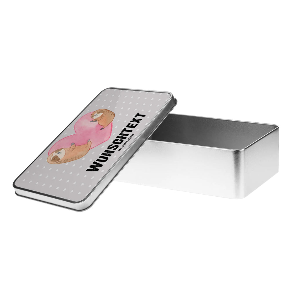 Personalisierte Metalldose Faultiere Herz Personalisierte Metalldose, Dose mit Namen, Namensdose, Kiste mit Namen, Namenskiste, Liebe, Partner, Freund, Freundin, Ehemann, Ehefrau, Heiraten, Verlobung, Heiratsantrag, Liebesgeschenk, Jahrestag, Hocheitstag, Valentinstag, Geschenk für Frauen, Hochzeitstag, Mitbringsel, Geschenk für Freundin, Geschenk für Partner, Liebesbeweis, für Männer, für Ehemann