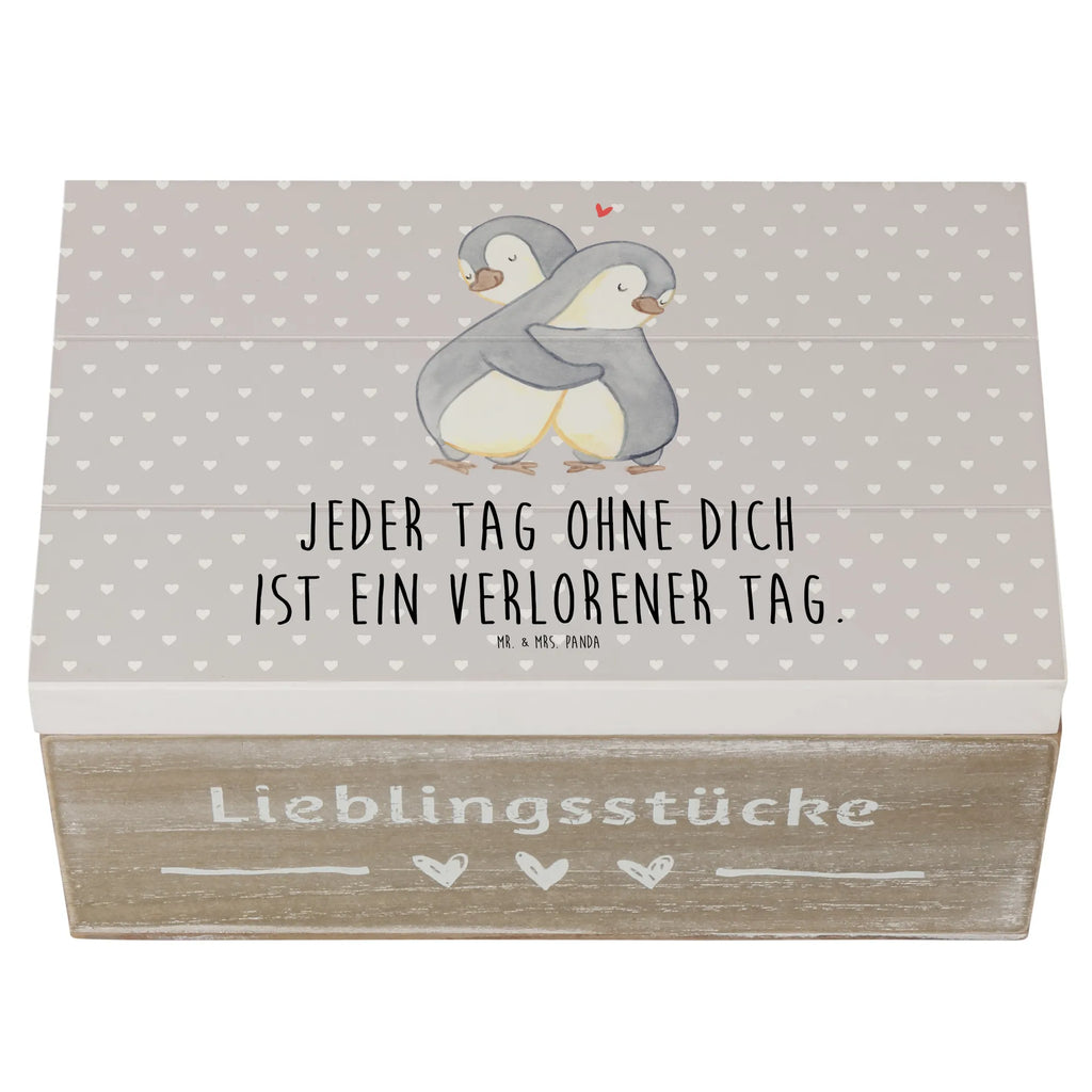 Holzkiste Pinguine Kuscheln Holzkiste, Kiste, Schatzkiste, Truhe, Schatulle, XXL, Erinnerungsbox, Erinnerungskiste, Dekokiste, Aufbewahrungsbox, Geschenkbox, Geschenkdose, Liebe, Partner, Freund, Freundin, Ehemann, Ehefrau, Heiraten, Verlobung, Heiratsantrag, Liebesgeschenk, Jahrestag, Hocheitstag, Valentinstag, Geschenk für Frauen, Hochzeitstag, Mitbringsel, Geschenk für Freundin, Geschenk für Partner, Liebesbeweis, für Männer, für Ehemann