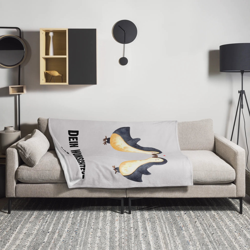 Personalisierte Decke Pinguine Kuss Personalisierte Decke, Decke mit Namen, Kuscheldecke mit Namen, Decke bedrucken, Kuscheldecke bedrucken, Liebe, Partner, Freund, Freundin, Ehemann, Ehefrau, Heiraten, Verlobung, Heiratsantrag, Liebesgeschenk, Jahrestag, Hocheitstag, Valentinstag, Geschenk für Frauen, Hochzeitstag, Mitbringsel, Geschenk für Freundin, Geschenk für Partner, Liebesbeweis, für Männer, für Ehemann