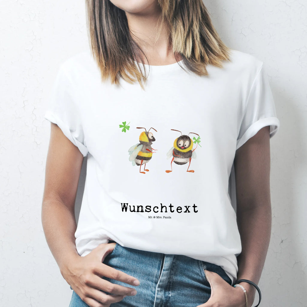 Personalisiertes T-Shirt Bienen Paar T-Shirt Personalisiert, T-Shirt mit Namen, T-Shirt mit Aufruck, Männer, Frauen, Liebe, Partner, Freund, Freundin, Ehemann, Ehefrau, Heiraten, Verlobung, Heiratsantrag, Liebesgeschenk, Jahrestag, Hocheitstag, Valentinstag, Geschenk für Frauen, Hochzeitstag, Mitbringsel, Geschenk für Freundin, Geschenk für Partner, Liebesbeweis, für Männer, für Ehemann, Schildkröten, verliebte Schildkröten