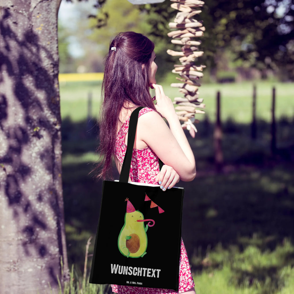 Personalisierte Tragetasche Avocado Party Personalisierte Beuteltasche, Personalisierter Beutel, Personalisierte Einkaufstasche, Personalisierter Jutebeutel, Personalisierter Stoffbeutel, Tragetasche mit Namen, Einkaufstasche mit Namen, Stoffbeutel mit Namen, Personalisierte Tasche, Personalisierte Jutetasche, Personalisierte Kindergartentasche, Avocado, Veggie, Vegan, Gesund, Avocados, Party, Geburtstag, Geburtstagsfeier, Happy Birthday, Feier, Feierei, Lieblingstag, Prüfung, Abifeier, Abi, Bestanden, Jahrestag, Jubiläum, Firmenfeier, Klassenfeier, Schulabschluss, Abschluss