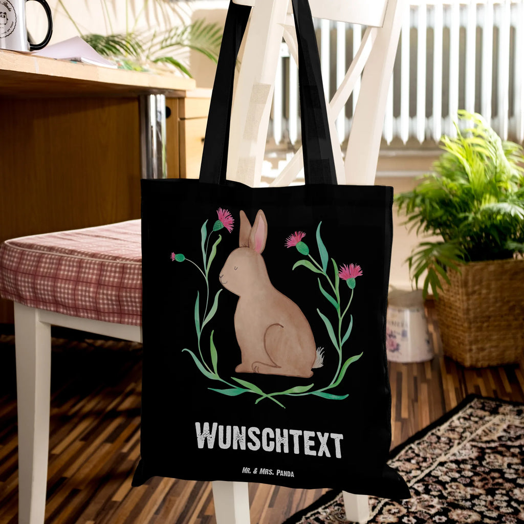 Personalisierte Tragetasche Hase sitzend Personalisierte Beuteltasche, Personalisierter Beutel, Personalisierte Einkaufstasche, Personalisierter Jutebeutel, Personalisierter Stoffbeutel, Tragetasche mit Namen, Einkaufstasche mit Namen, Stoffbeutel mit Namen, Personalisierte Tasche, Personalisierte Jutetasche, Personalisierte Kindergartentasche, Ostern, Osterhase, Ostergeschenke, Osternest, Osterdeko, Geschenke zu Ostern, Ostern Geschenk, Ostergeschenke Kinder, Ostern Kinder, Frohe Ostern, Ostergrüße, Osterblume, Liebe, Grüße, Hase, Kaninchen