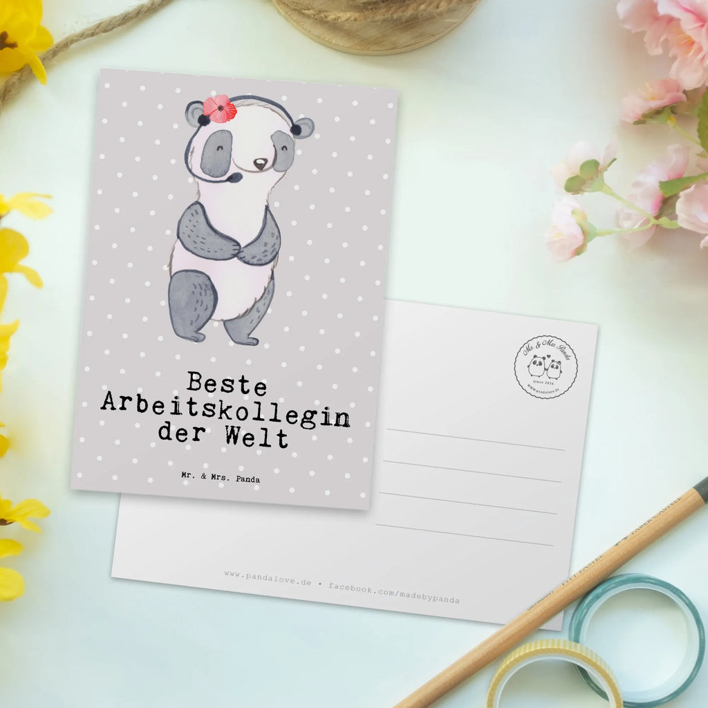 Postkarte Panda Beste Arbeitskollegin der Welt Postkarte, Karte, Geschenkkarte, Grußkarte, Einladung, Ansichtskarte, Geburtstagskarte, Einladungskarte, Dankeskarte, Ansichtskarten, Einladung Geburtstag, Einladungskarten Geburtstag, für, Dankeschön, Geschenk, Schenken, Geburtstag, Geburtstagsgeschenk, Geschenkidee, Danke, Bedanken, Mitbringsel, Freude machen, Geschenktipp, Arbeitskollegin, Kollegin, Freundin, Büro, Abschiedsgeschenk, Ruhestand, Arbeit, Mitarbeiterin, Berufsgenossin, Beruf