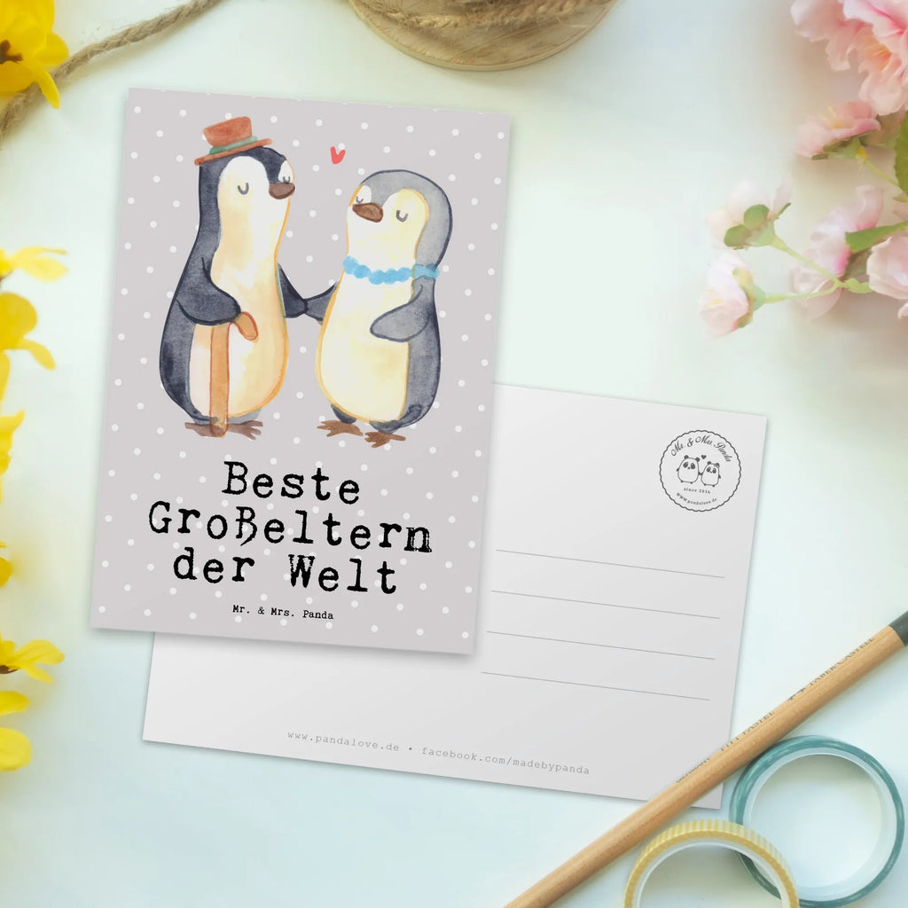 Postkarte Pinguin Beste Großeltern der Welt Postkarte, Karte, Geschenkkarte, Grußkarte, Einladung, Ansichtskarte, Geburtstagskarte, Einladungskarte, Dankeskarte, Ansichtskarten, Einladung Geburtstag, Einladungskarten Geburtstag, für, Dankeschön, Geschenk, Schenken, Geburtstag, Geburtstagsgeschenk, Geschenkidee, Danke, Bedanken, Mitbringsel, Freude machen, Geschenktipp, Großeltern, Grosseltern, Großmutter, Großvater, Opa, Omi, Oma, Opi. Großpapa, Großmama, Enkel, Enkelin, Enkelkind, Kleinigkeit, Omma, Ommi, Oppa, Oppi, Bester