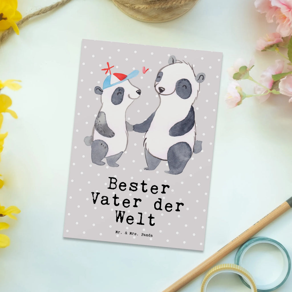 Postkarte Panda Bester Vater der Welt Postkarte, Karte, Geschenkkarte, Grußkarte, Einladung, Ansichtskarte, Geburtstagskarte, Einladungskarte, Dankeskarte, Ansichtskarten, Einladung Geburtstag, Einladungskarten Geburtstag, für, Dankeschön, Geschenk, Schenken, Geburtstag, Geburtstagsgeschenk, Geschenkidee, Danke, Bedanken, Mitbringsel, Freude machen, Geschenktipp, Vater, Papa, Dad, Daddy, Paps, Papi, Vati, Eltern, Geschenk Vater, Mann, Familie, Bester, Kleinigkeit