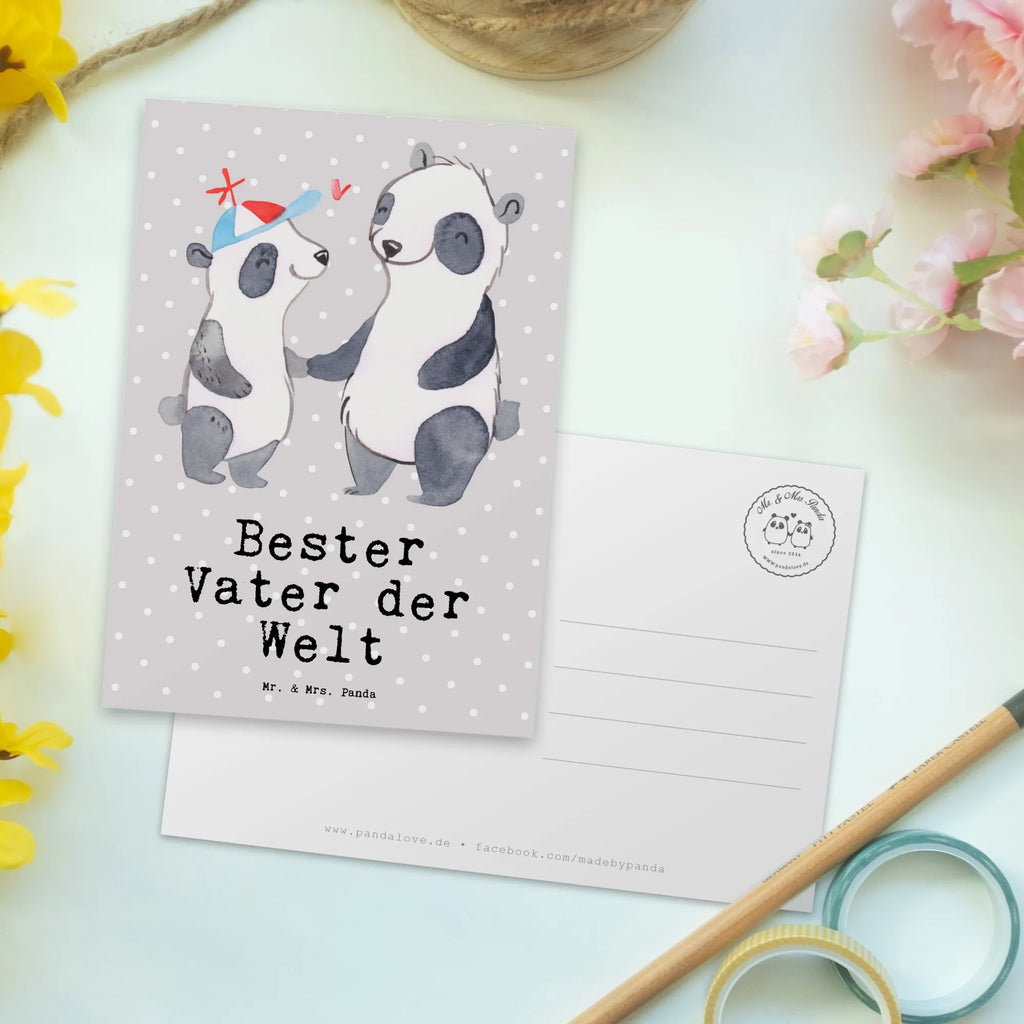 Postkarte Panda Bester Vater der Welt Postkarte, Karte, Geschenkkarte, Grußkarte, Einladung, Ansichtskarte, Geburtstagskarte, Einladungskarte, Dankeskarte, Ansichtskarten, Einladung Geburtstag, Einladungskarten Geburtstag, für, Dankeschön, Geschenk, Schenken, Geburtstag, Geburtstagsgeschenk, Geschenkidee, Danke, Bedanken, Mitbringsel, Freude machen, Geschenktipp, Vater, Papa, Dad, Daddy, Paps, Papi, Vati, Eltern, Geschenk Vater, Mann, Familie, Bester, Kleinigkeit