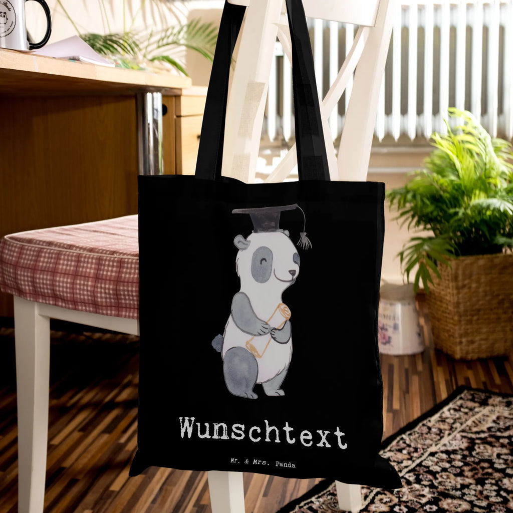 Personalisierte Tragetasche Panda Bester Bachelor der Welt Personalisierte Beuteltasche, Personalisierter Beutel, Personalisierte Einkaufstasche, Personalisierter Jutebeutel, Personalisierter Stoffbeutel, Tragetasche mit Namen, Einkaufstasche mit Namen, Stoffbeutel mit Namen, Personalisierte Tasche, Personalisierte Jutetasche, Personalisierte Kindergartentasche, für, Dankeschön, Geschenk, Schenken, Geburtstag, Geburtstagsgeschenk, Geschenkidee, Danke, Bedanken, Mitbringsel, Freude machen, Geschenktipp, Bachelor, Student, Studium, Sohn, Spaß, Musterschüler, lustig, Studienabschluss, witzig, Universität, Abschluss, Alumni, Uni, Studenten, Hochschule