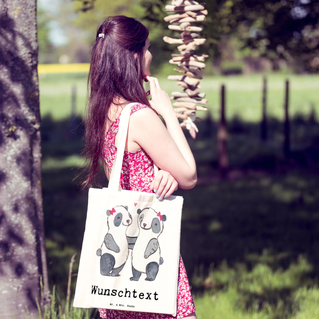 Personalisierte Tragetasche Panda Beste Halbtante der Welt Personalisierte Beuteltasche, Personalisierter Beutel, Personalisierte Einkaufstasche, Personalisierter Jutebeutel, Personalisierter Stoffbeutel, Tragetasche mit Namen, Einkaufstasche mit Namen, Stoffbeutel mit Namen, Personalisierte Tasche, Personalisierte Jutetasche, Personalisierte Kindergartentasche, für, Dankeschön, Geschenk, Schenken, Geburtstag, Geburtstagsgeschenk, Geschenkidee, Danke, Bedanken, Mitbringsel, Freude machen, Geschenktipp, Halbtante, Tante, beste Tante, Stieftante, Stief, Stiefgeschwister, Familie, Kleinigkeit