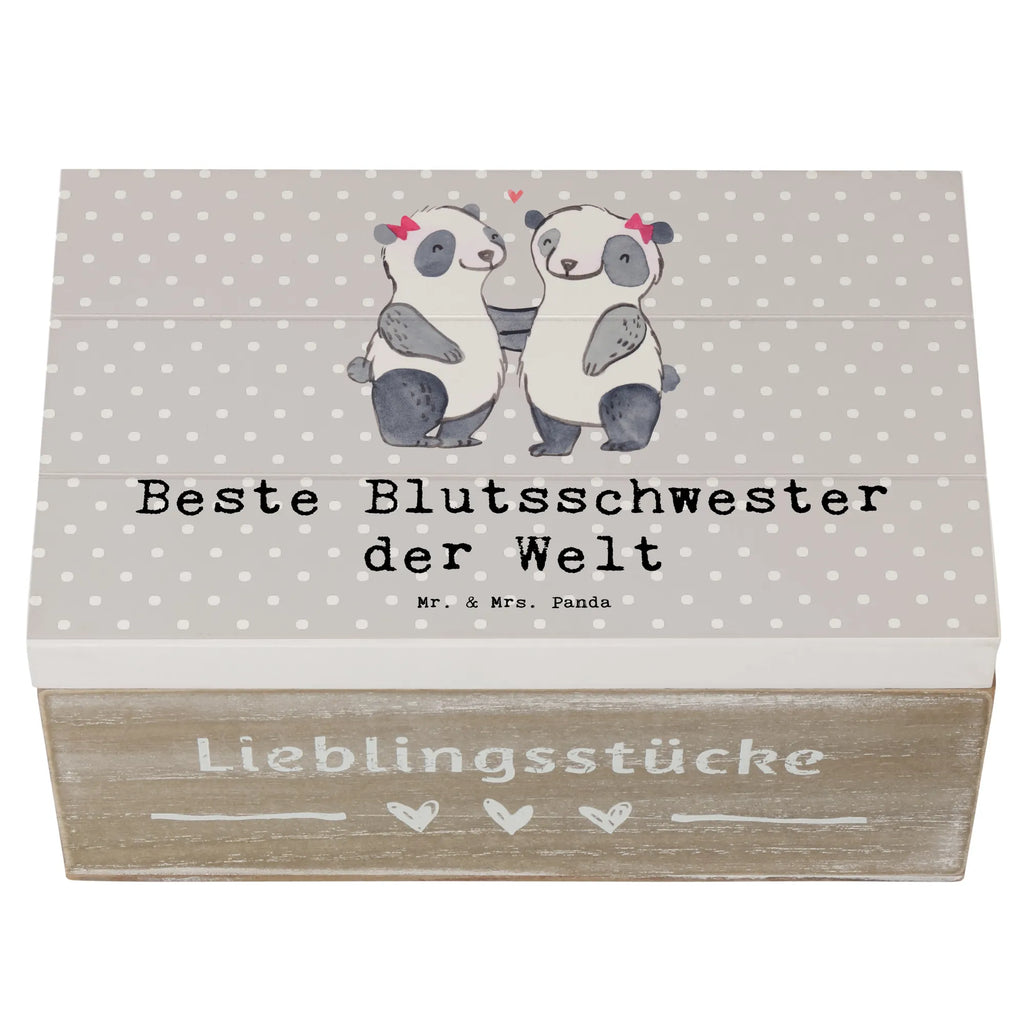 Holzkiste Panda Beste Blutsschwester der Welt Holzkiste, Kiste, Schatzkiste, Truhe, Schatulle, XXL, Erinnerungsbox, Erinnerungskiste, Dekokiste, Aufbewahrungsbox, Geschenkbox, Geschenkdose, für, Dankeschön, Geschenk, Schenken, Geburtstag, Geburtstagsgeschenk, Geschenkidee, Danke, Bedanken, Mitbringsel, Freude machen, Geschenktipp, Blutsschwester, Blutsgeschwister, Freundin, Bae, Schwestern, Schwester, Geschwister, Schwesterherz, Sister, Familie, Kleinigkeit, Beste, Tochter, Liebe