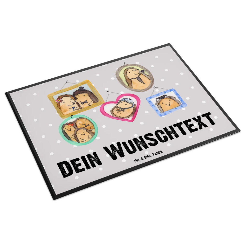 Personalisierte Schreibtischunterlage Igel Familie Personalisierte Schreibunterlage, Personalisierte Schreibtischauflage, Personalisierte Schreibtisch Unterlagen, Schreibunterlage mit Namen, Schreibtischauflage mit Namen, Schreibtisch Unterlagen mit Namen, Selbst gestalten, Namensaufdruck, Namenspersonalisierung, Familie, Vatertag, Muttertag, Bruder, Schwester, Mama, Papa, Oma, Opa, Liebe, Igel, Bilder, Zusammenhalt, Glück