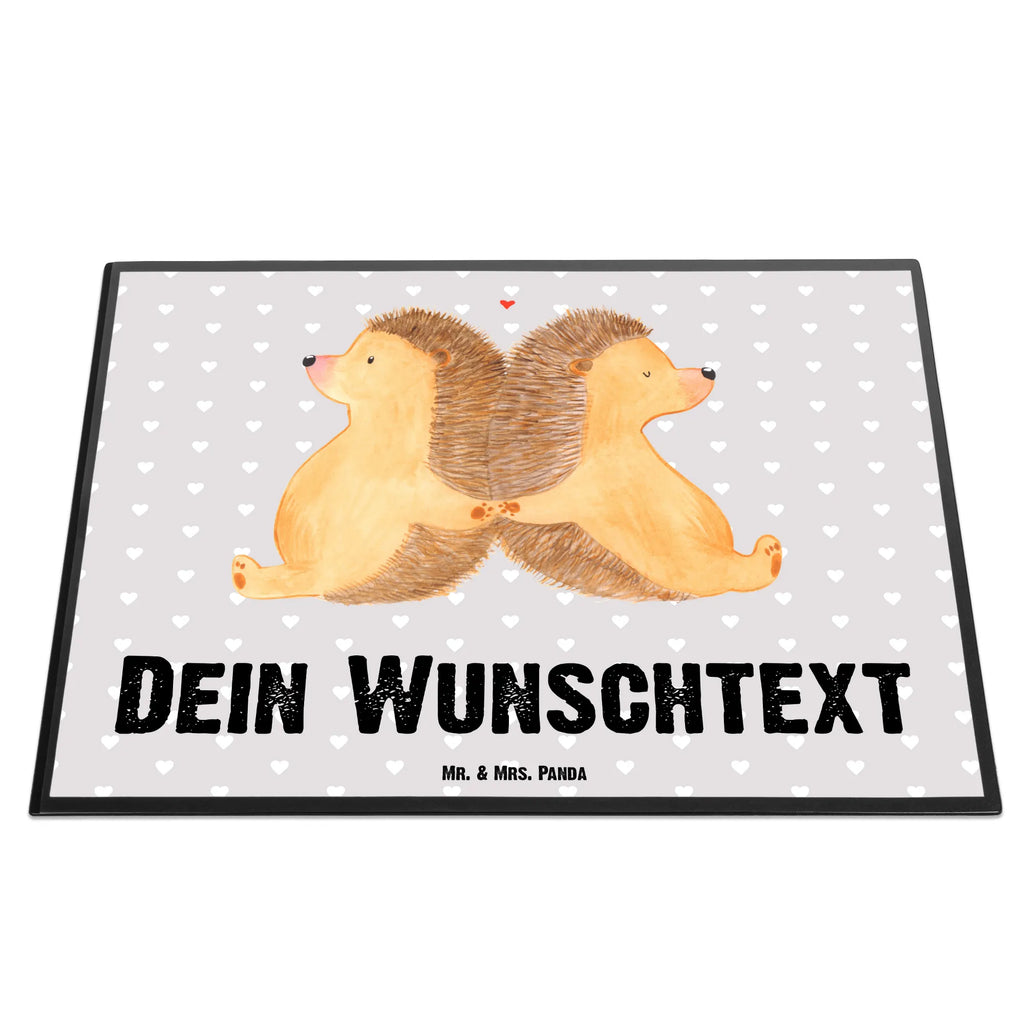 Personalisierte Schreibtischunterlage Igel händchenhaltend Personalisierte Schreibunterlage, Personalisierte Schreibtischauflage, Personalisierte Schreibtisch Unterlagen, Schreibunterlage mit Namen, Schreibtischauflage mit Namen, Schreibtisch Unterlagen mit Namen, Selbst gestalten, Namensaufdruck, Namenspersonalisierung, Liebe, Partner, Freund, Freundin, Ehemann, Ehefrau, Heiraten, Verlobung, Heiratsantrag, Liebesgeschenk, Jahrestag, Hocheitstag, Igel, Igelliebe, Hand in Hand, Liebesbeweis, große Liebe, Liebesbotschaft, Hochzeit, Lieblingsmensch, Gemeinsamkeit, Love, Geschenk für zwei
