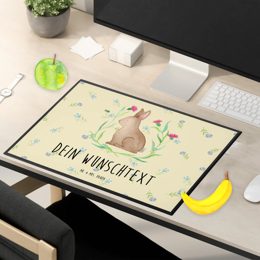 Personalisierte Schreibtischunterlage Hase sitzend Personalisierte Schreibunterlage, Personalisierte Schreibtischauflage, Personalisierte Schreibtisch Unterlagen, Schreibunterlage mit Namen, Schreibtischauflage mit Namen, Schreibtisch Unterlagen mit Namen, Selbst gestalten, Namensaufdruck, Namenspersonalisierung, Ostern, Osterhase, Ostergeschenke, Osternest, Osterdeko, Geschenke zu Ostern, Ostern Geschenk, Ostergeschenke Kinder, Ostern Kinder, Frohe Ostern, Ostergrüße, Osterblume, Liebe, Grüße, Hase, Kaninchen
