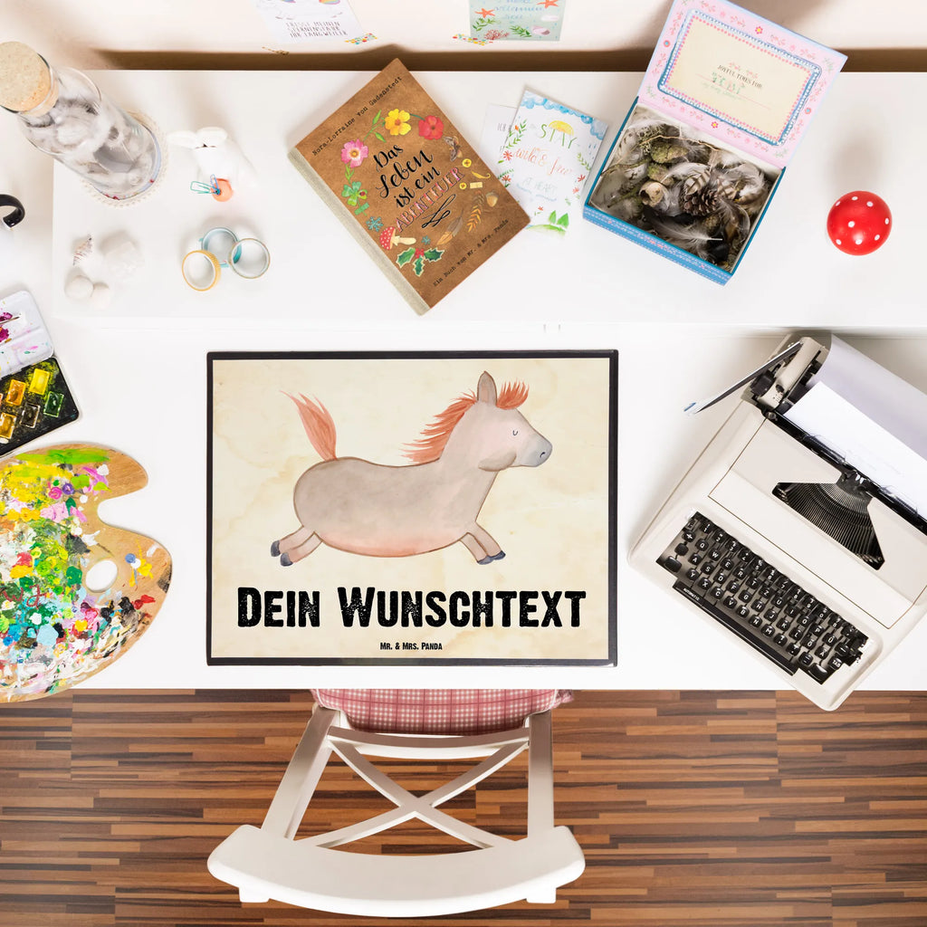 Personalisierte Schreibtischunterlage Pferd springt Personalisierte Schreibunterlage, Personalisierte Schreibtischauflage, Personalisierte Schreibtisch Unterlagen, Schreibunterlage mit Namen, Schreibtischauflage mit Namen, Schreibtisch Unterlagen mit Namen, Selbst gestalten, Namensaufdruck, Namenspersonalisierung, Bauernhof, Hoftiere, Landwirt, Landwirtin, Pferd, Pony, Pferde, Stall, Pferdestall, ausreiten, reiten, Pferdebesitzer