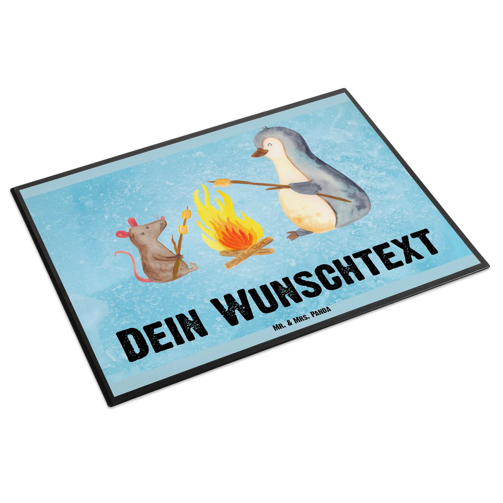 Personalisierte Schreibtischunterlage Pinguin Lagerfeuer Personalisierte Schreibunterlage, Personalisierte Schreibtischauflage, Personalisierte Schreibtisch Unterlagen, Schreibunterlage mit Namen, Schreibtischauflage mit Namen, Schreibtisch Unterlagen mit Namen, Selbst gestalten, Namensaufdruck, Namenspersonalisierung, Pinguin, Maus, Pinguine, Lagerfeuer, Leben, Arbeit, Job, Motivation, Büro, Büroalltag, Lebensspruch, Lebensmotivation, Neustart, Liebe, grillen, Feuer, Marshmallows