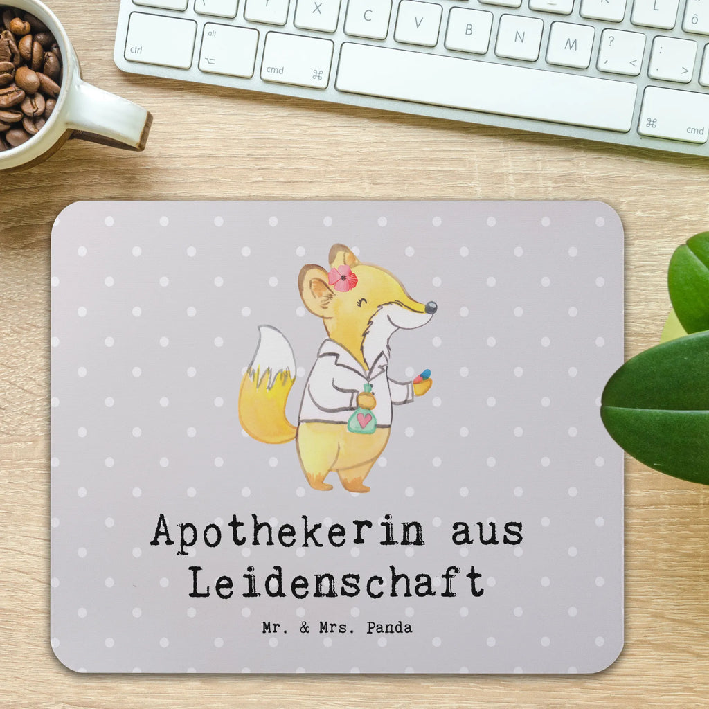 Mauspad Apothekerin aus Leidenschaft Mousepad, Computer zubehör, Büroausstattung, PC Zubehör, Arbeitszimmer, Mauspad, Einzigartiges Mauspad, Designer Mauspad, Mausunterlage, Mauspad Büro, Beruf, Ausbildung, Jubiläum, Abschied, Rente, Kollege, Kollegin, Geschenk, Schenken, Arbeitskollege, Mitarbeiter, Firma, Danke, Dankeschön, Apothekerin, Pharmazie, Staatsexamen, Approbation, Eröffnung Apotheke