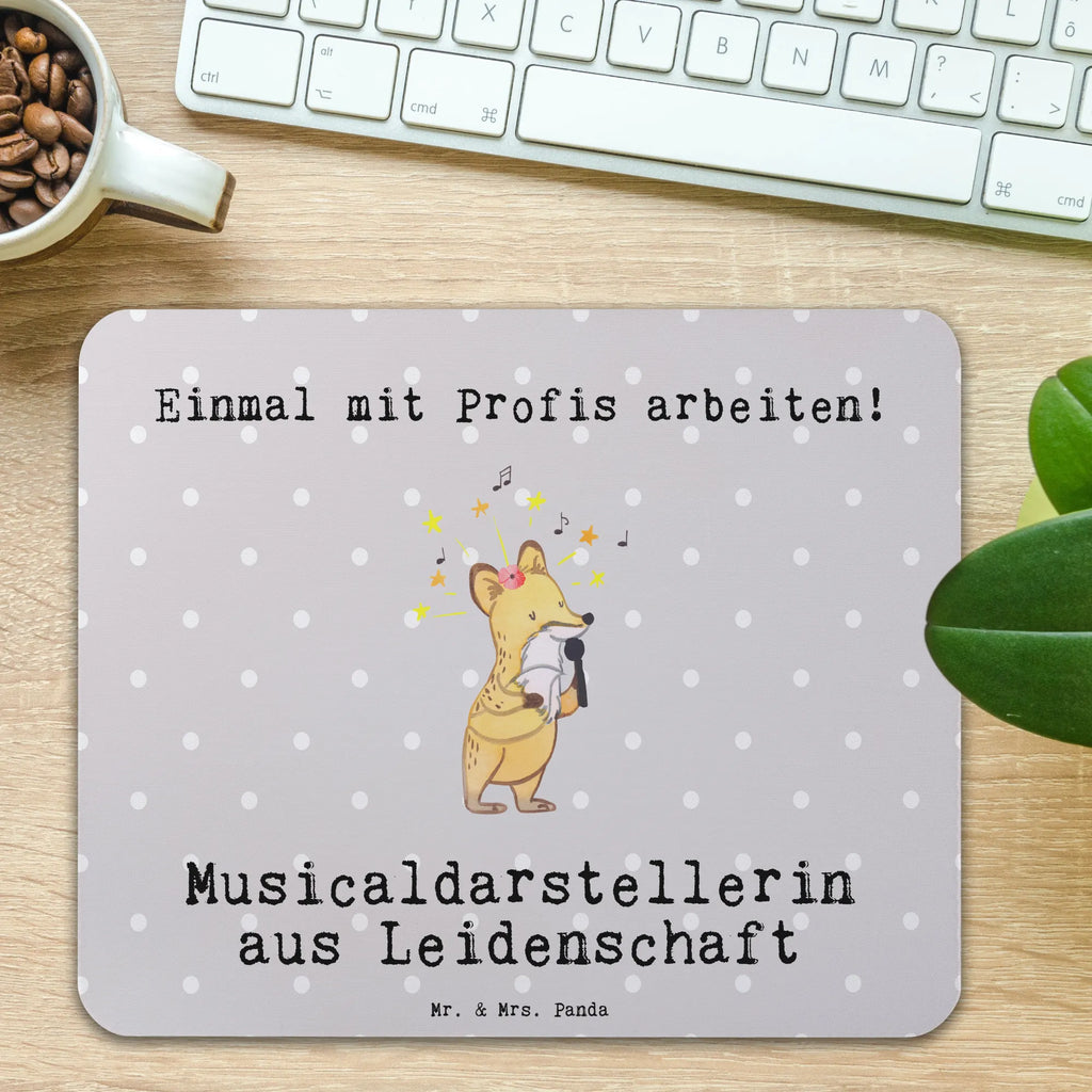 Mauspad Musicaldarstellerin aus Leidenschaft Mousepad, Computer zubehör, Büroausstattung, PC Zubehör, Arbeitszimmer, Mauspad, Einzigartiges Mauspad, Designer Mauspad, Mausunterlage, Mauspad Büro, Beruf, Ausbildung, Jubiläum, Abschied, Rente, Kollege, Kollegin, Geschenk, Schenken, Arbeitskollege, Mitarbeiter, Firma, Danke, Dankeschön