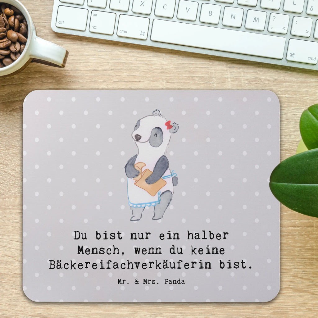 Mauspad Bäckereifachverkäuferin mit Herz Mousepad, Computer zubehör, Büroausstattung, PC Zubehör, Arbeitszimmer, Mauspad, Einzigartiges Mauspad, Designer Mauspad, Mausunterlage, Mauspad Büro, Beruf, Ausbildung, Jubiläum, Abschied, Rente, Kollege, Kollegin, Geschenk, Schenken, Arbeitskollege, Mitarbeiter, Firma, Danke, Dankeschön, Bäckereifachverkäuferin, Backwarenverkäuferin, Bäckerei, Backstube, Bäckerladen, Brotmanufaktur