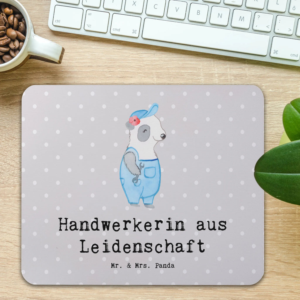 Mauspad Handwerkerin aus Leidenschaft Mousepad, Computer zubehör, Büroausstattung, PC Zubehör, Arbeitszimmer, Mauspad, Einzigartiges Mauspad, Designer Mauspad, Mausunterlage, Mauspad Büro, Beruf, Ausbildung, Jubiläum, Abschied, Rente, Kollege, Kollegin, Geschenk, Schenken, Arbeitskollege, Mitarbeiter, Firma, Danke, Dankeschön, Handwerkerin, Gesellenprüfung, Handwerksbetrieb, Werkstatt