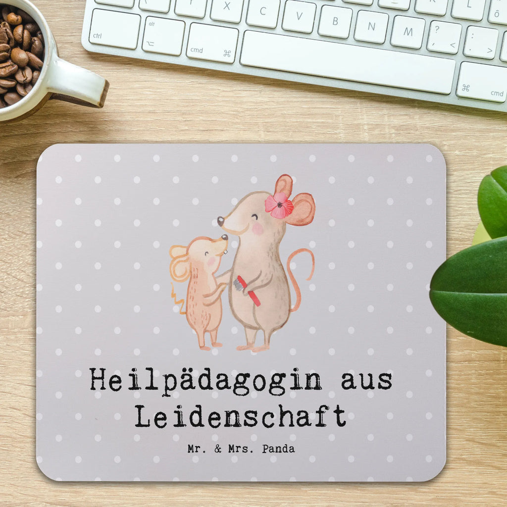 Mauspad Heilpädagogin aus Leidenschaft Mousepad, Computer zubehör, Büroausstattung, PC Zubehör, Arbeitszimmer, Mauspad, Einzigartiges Mauspad, Designer Mauspad, Mausunterlage, Mauspad Büro, Beruf, Ausbildung, Jubiläum, Abschied, Rente, Kollege, Kollegin, Geschenk, Schenken, Arbeitskollege, Mitarbeiter, Firma, Danke, Dankeschön, Heilpädagogin, Heilpädagogik, Studium