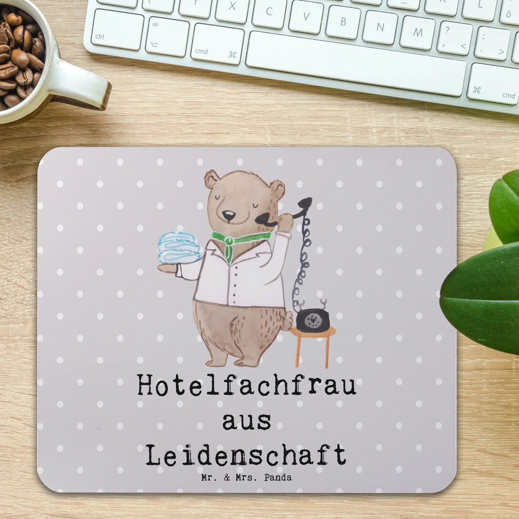 Mauspad Hotelfachfrau aus Leidenschaft Mousepad, Computer zubehör, Büroausstattung, PC Zubehör, Arbeitszimmer, Mauspad, Einzigartiges Mauspad, Designer Mauspad, Mausunterlage, Mauspad Büro, Beruf, Ausbildung, Jubiläum, Abschied, Rente, Kollege, Kollegin, Geschenk, Schenken, Arbeitskollege, Mitarbeiter, Firma, Danke, Dankeschön, Hotelfachfrau, Hotelkauffrau, Hotelfachangestellte, Hotelier, Hoteleröffnung