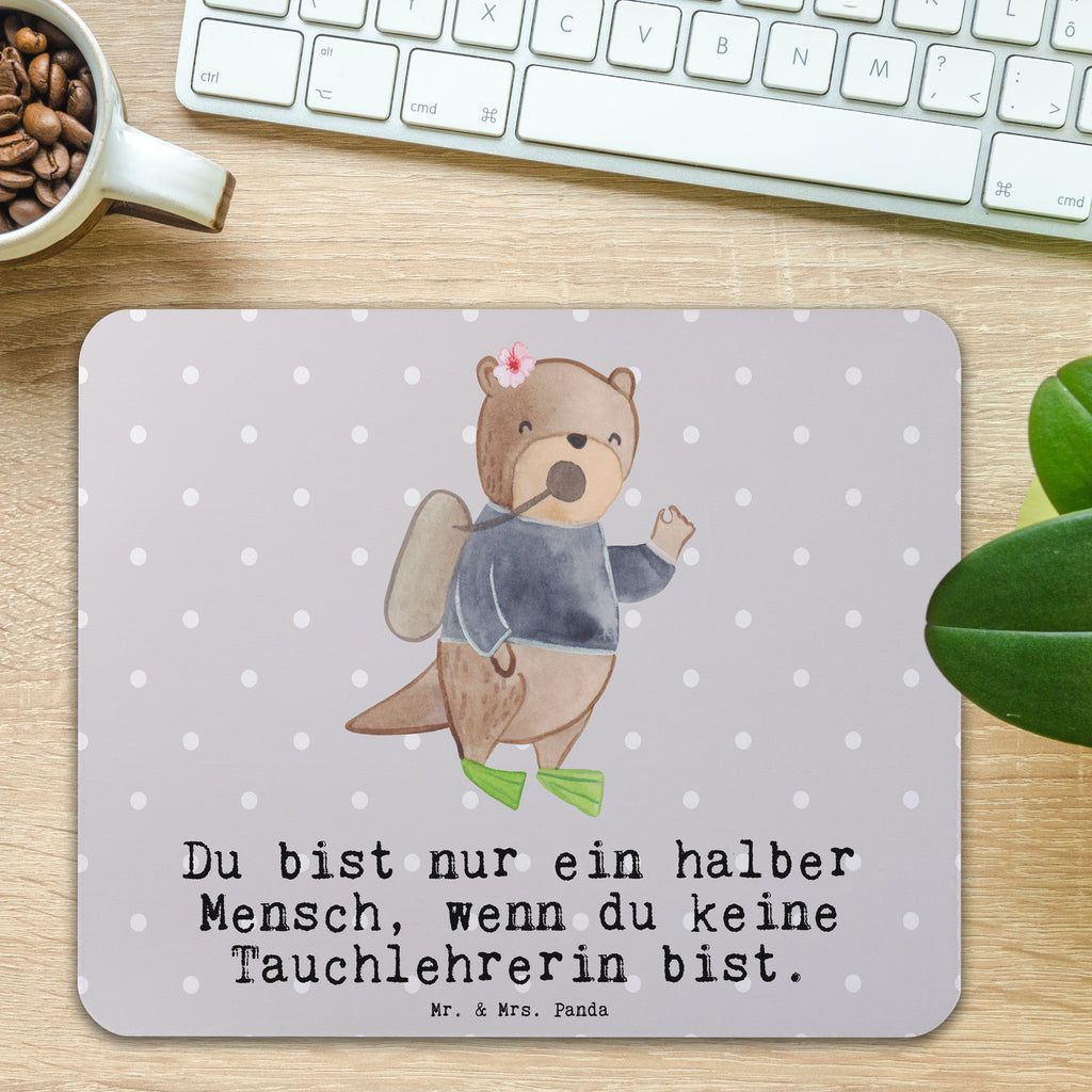 Mauspad Tauchlehrerin mit Herz Mousepad, Computer zubehör, Büroausstattung, PC Zubehör, Arbeitszimmer, Mauspad, Einzigartiges Mauspad, Designer Mauspad, Mausunterlage, Mauspad Büro, Beruf, Ausbildung, Jubiläum, Abschied, Rente, Kollege, Kollegin, Geschenk, Schenken, Arbeitskollege, Mitarbeiter, Firma, Danke, Dankeschön