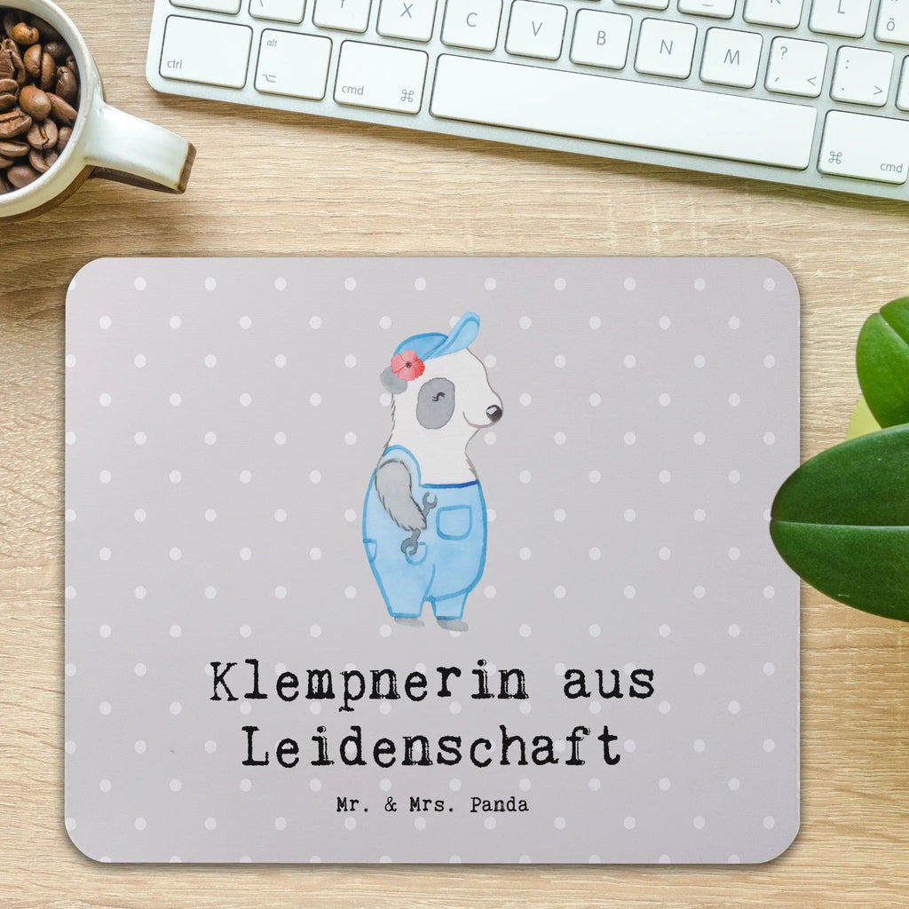 Mauspad Klempnerin aus Leidenschaft Mousepad, Computer zubehör, Büroausstattung, PC Zubehör, Arbeitszimmer, Mauspad, Einzigartiges Mauspad, Designer Mauspad, Mausunterlage, Mauspad Büro, Beruf, Ausbildung, Jubiläum, Abschied, Rente, Kollege, Kollegin, Geschenk, Schenken, Arbeitskollege, Mitarbeiter, Firma, Danke, Dankeschön, Klempnerin, Handwerkerin, Installateurin, Meisterin, Gesellenprüfung, Fachbetrieb, Bauklempnerin, Sanitärinstallationen