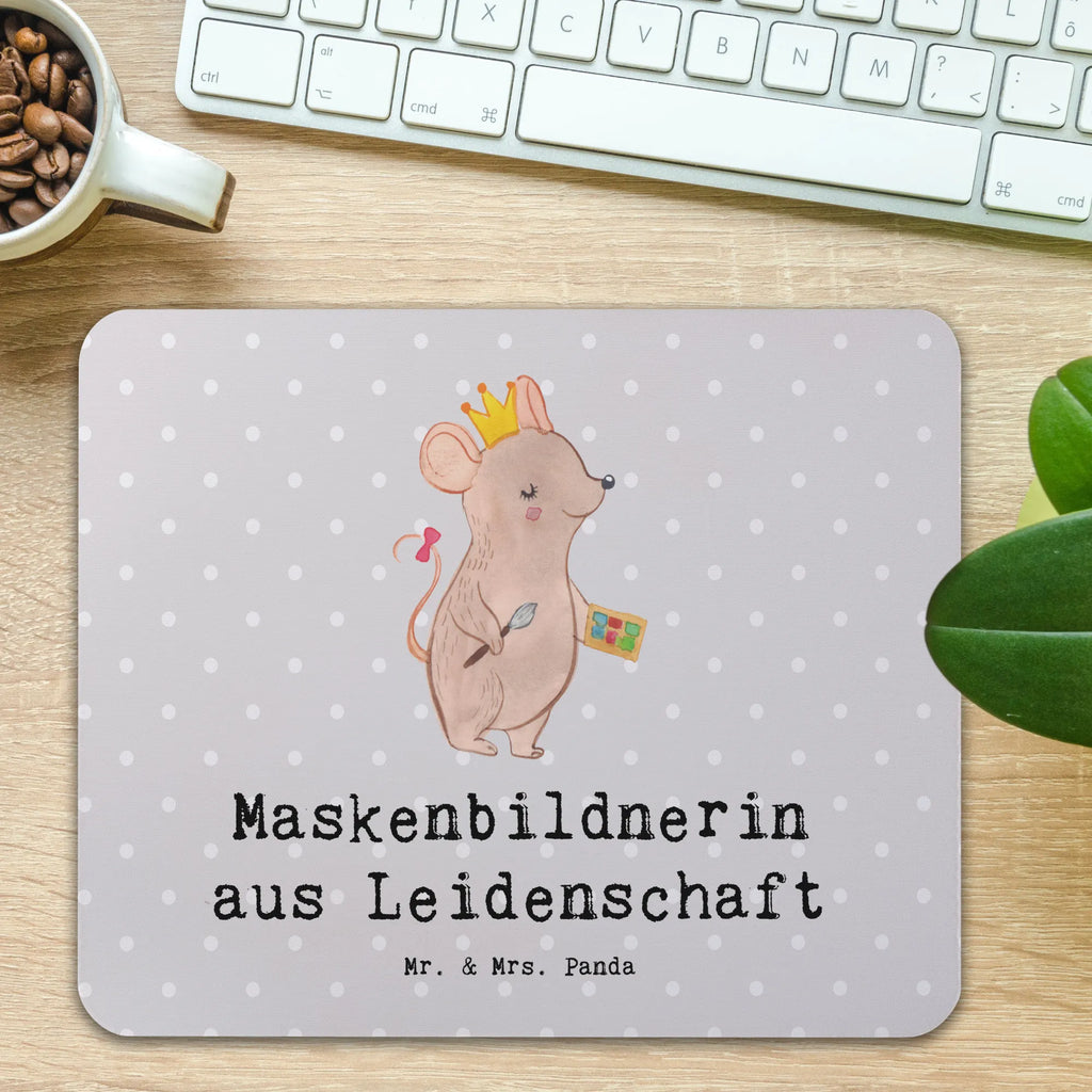 Mauspad Maskenbildnerin aus Leidenschaft Mousepad, Computer zubehör, Büroausstattung, PC Zubehör, Arbeitszimmer, Mauspad, Einzigartiges Mauspad, Designer Mauspad, Mausunterlage, Mauspad Büro, Beruf, Ausbildung, Jubiläum, Abschied, Rente, Kollege, Kollegin, Geschenk, Schenken, Arbeitskollege, Mitarbeiter, Firma, Danke, Dankeschön, Kosmetikerin, Make Up Artist, Maskenbildnerin, Visagistin, Beauty Salon, Kosmetikstudio, Eröffnung