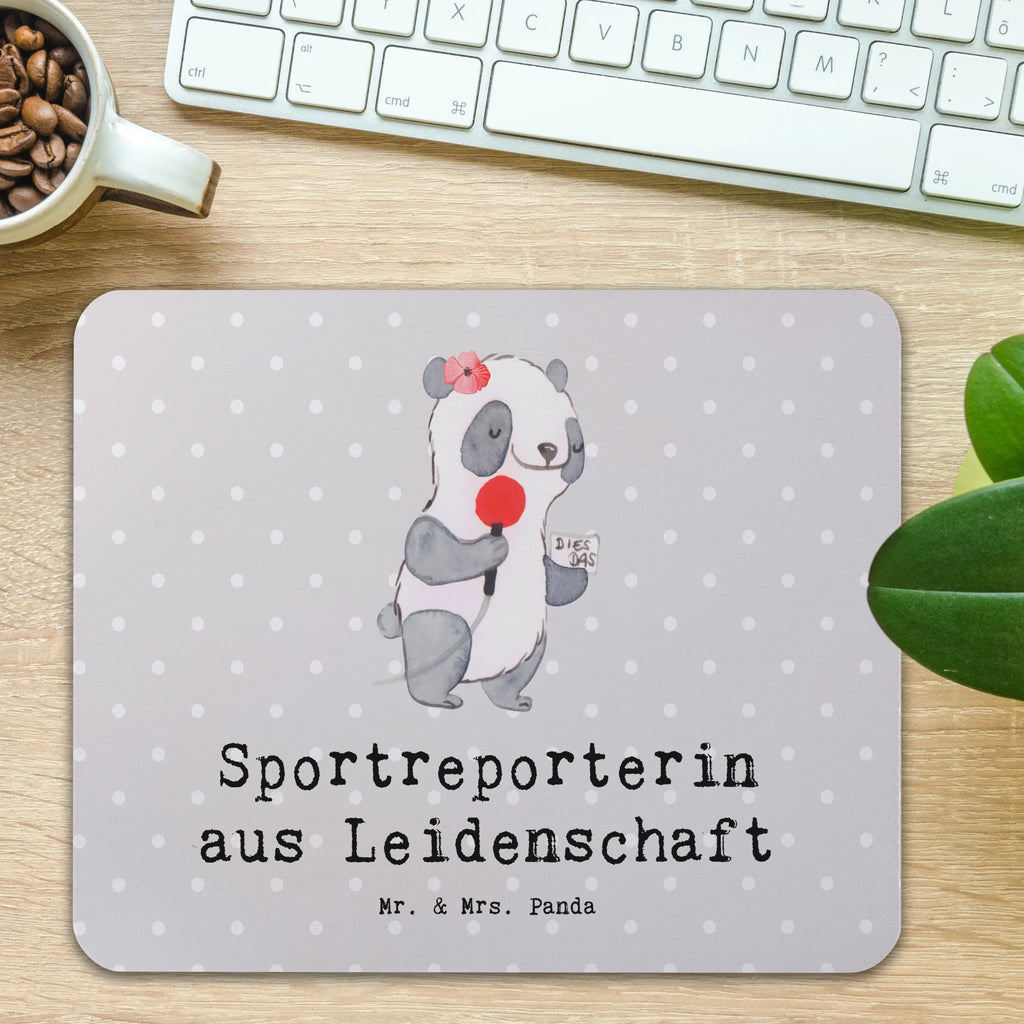 Mauspad Sportreporterin aus Leidenschaft Mousepad, Computer zubehör, Büroausstattung, PC Zubehör, Arbeitszimmer, Mauspad, Einzigartiges Mauspad, Designer Mauspad, Mausunterlage, Mauspad Büro, Beruf, Ausbildung, Jubiläum, Abschied, Rente, Kollege, Kollegin, Geschenk, Schenken, Arbeitskollege, Mitarbeiter, Firma, Danke, Dankeschön