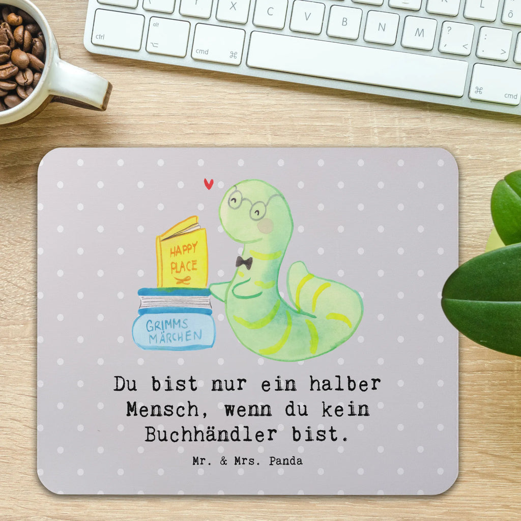 Mauspad Buchhändler mit Herz Mousepad, Computer zubehör, Büroausstattung, PC Zubehör, Arbeitszimmer, Mauspad, Einzigartiges Mauspad, Designer Mauspad, Mausunterlage, Mauspad Büro, Beruf, Ausbildung, Jubiläum, Abschied, Rente, Kollege, Kollegin, Geschenk, Schenken, Arbeitskollege, Mitarbeiter, Firma, Danke, Dankeschön, Buchhändler, Buchhandlung, Buchverkäufer, Bibliothekar, Bücherwurm