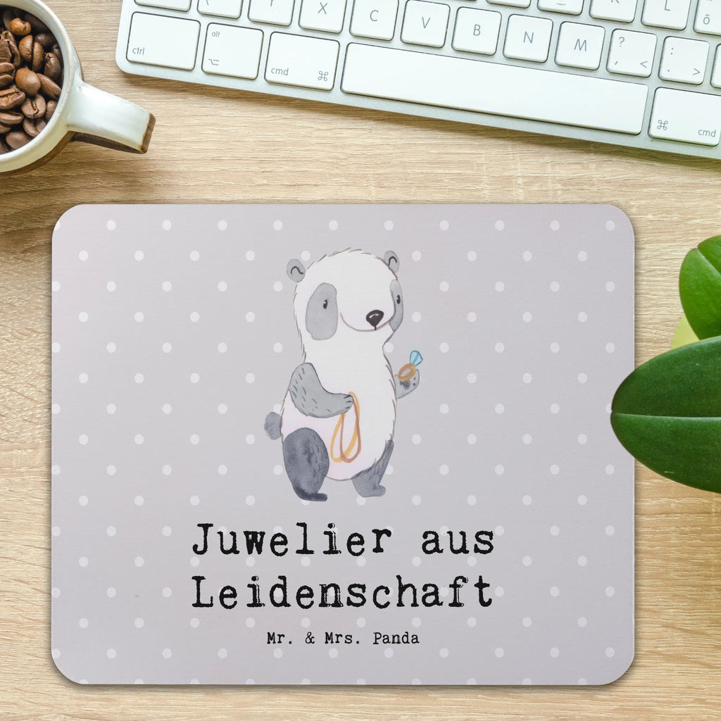 Mauspad Juwelier aus Leidenschaft Mousepad, Computer zubehör, Büroausstattung, PC Zubehör, Arbeitszimmer, Mauspad, Einzigartiges Mauspad, Designer Mauspad, Mausunterlage, Mauspad Büro, Beruf, Ausbildung, Jubiläum, Abschied, Rente, Kollege, Kollegin, Geschenk, Schenken, Arbeitskollege, Mitarbeiter, Firma, Danke, Dankeschön, Juwelier, Goldschmied, Schmuckwarenhändler, Schmuckgeschäft, Eröffnung