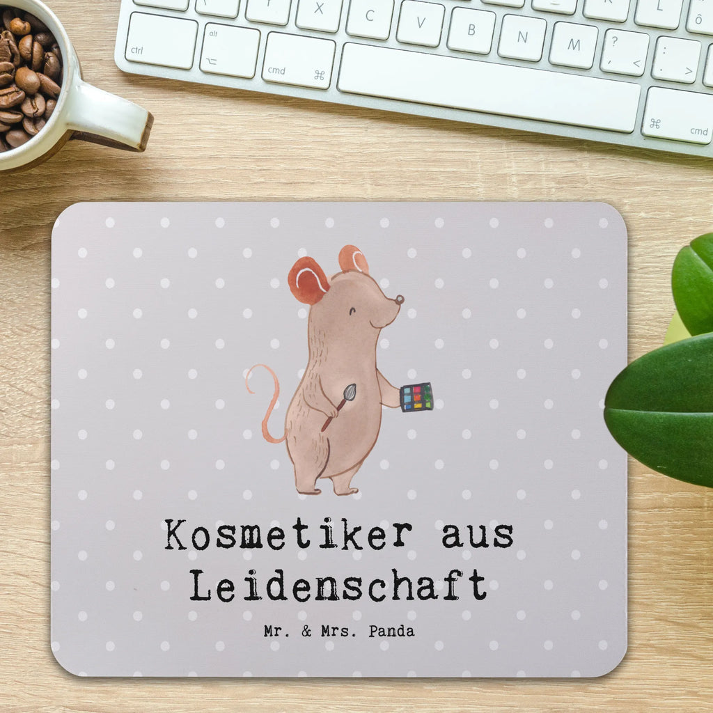 Mauspad Kosmetiker aus Leidenschaft Mousepad, Computer zubehör, Büroausstattung, PC Zubehör, Arbeitszimmer, Mauspad, Einzigartiges Mauspad, Designer Mauspad, Mausunterlage, Mauspad Büro, Beruf, Ausbildung, Jubiläum, Abschied, Rente, Kollege, Kollegin, Geschenk, Schenken, Arbeitskollege, Mitarbeiter, Firma, Danke, Dankeschön, Kosmetiker, Make Up Artist, Maskenbildner, Visagist, Beauty Salon, Kosmetikstudio, Eröffnung