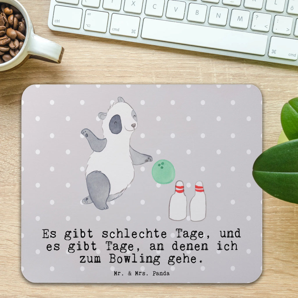 Mauspad Panda Bowling Mousepad, Computer zubehör, Büroausstattung, PC Zubehör, Arbeitszimmer, Mauspad, Einzigartiges Mauspad, Designer Mauspad, Mausunterlage, Mauspad Büro, Geschenk, Sport, Sportart, Hobby, Schenken, Danke, Dankeschön, Auszeichnung, Gewinn, Sportler, Bowling, Bowlen gehen, Bowling Center, Bowlingbahn, Kegelbahn, Kegelausflug, Bowlingausflug, Bowlingparty