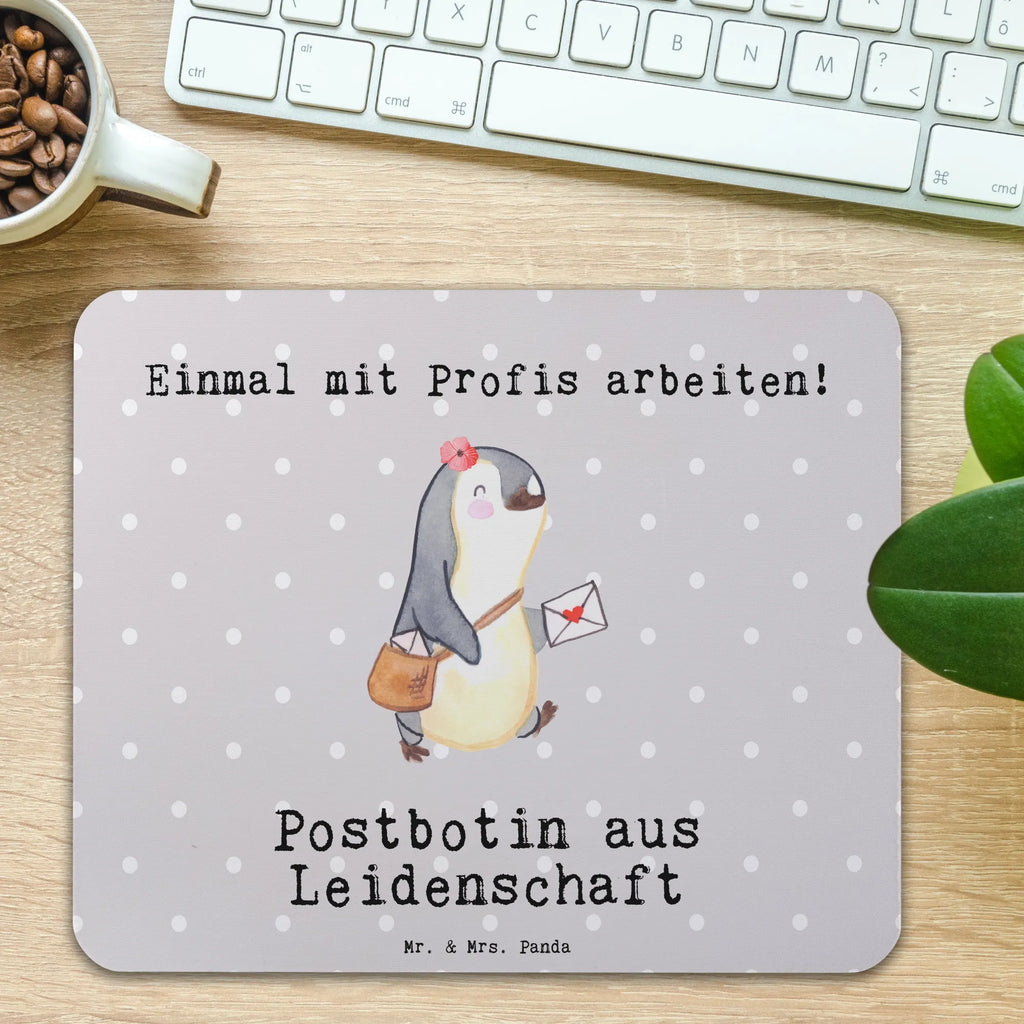 Mauspad Postbotin aus Leidenschaft Mousepad, Computer zubehör, Büroausstattung, PC Zubehör, Arbeitszimmer, Mauspad, Einzigartiges Mauspad, Designer Mauspad, Mausunterlage, Mauspad Büro, Beruf, Ausbildung, Jubiläum, Abschied, Rente, Kollege, Kollegin, Geschenk, Schenken, Arbeitskollege, Mitarbeiter, Firma, Danke, Dankeschön, Postbotin, Briefzustellerin, Briefträgerin, Postlerin