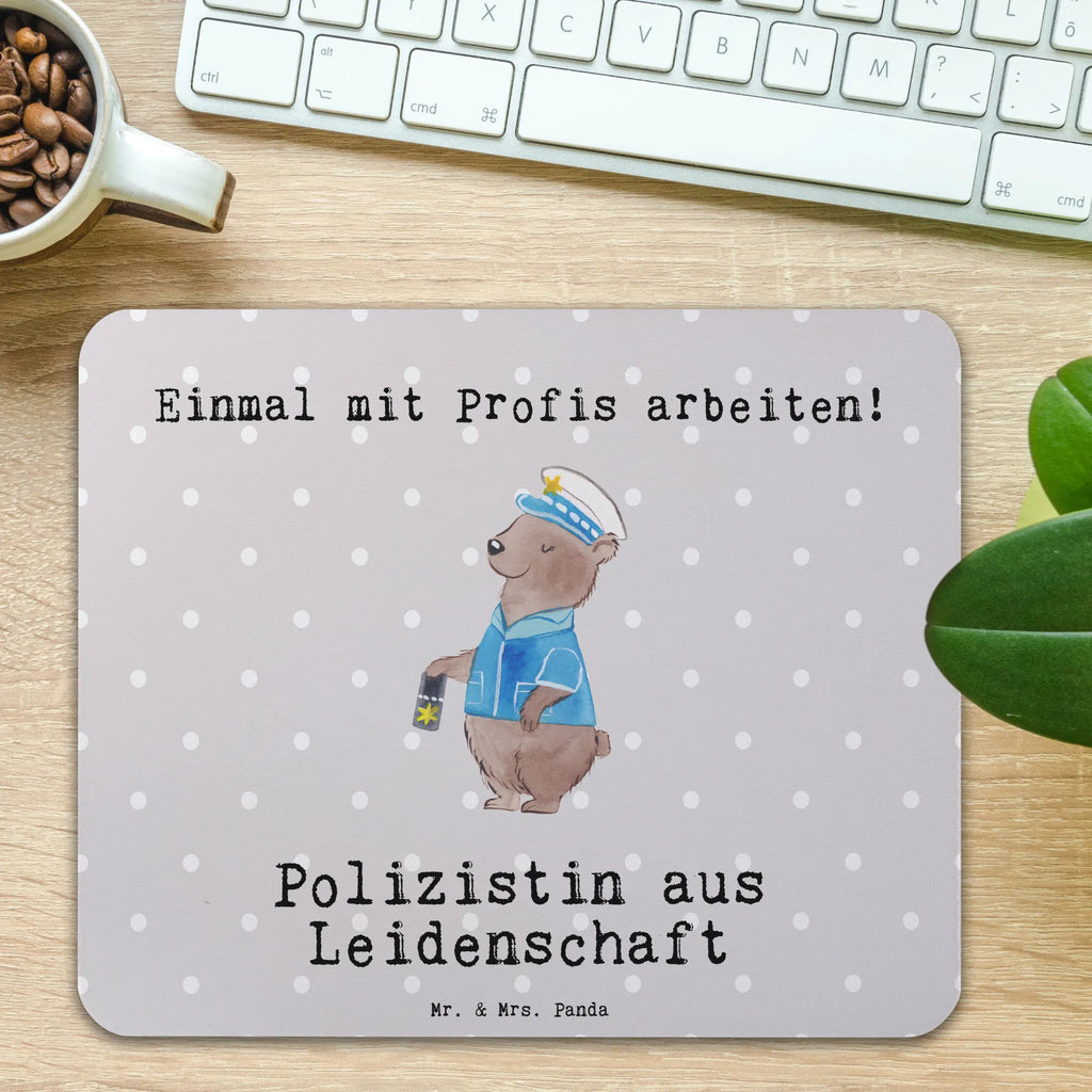 Mauspad Polizistin aus Leidenschaft Mousepad, Computer zubehör, Büroausstattung, PC Zubehör, Arbeitszimmer, Mauspad, Einzigartiges Mauspad, Designer Mauspad, Mausunterlage, Mauspad Büro, Beruf, Ausbildung, Jubiläum, Abschied, Rente, Kollege, Kollegin, Geschenk, Schenken, Arbeitskollege, Mitarbeiter, Firma, Danke, Dankeschön, Polizistin, Polizeibeamtin, Wachfrau, Cop, Polizei, Studium