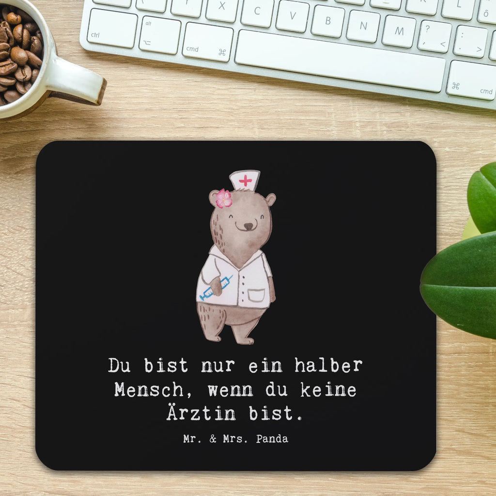 Mauspad Ärztin mit Herz Mousepad, Computer zubehör, Büroausstattung, PC Zubehör, Arbeitszimmer, Mauspad, Einzigartiges Mauspad, Designer Mauspad, Mausunterlage, Mauspad Büro, Beruf, Ausbildung, Jubiläum, Abschied, Rente, Kollege, Kollegin, Geschenk, Schenken, Arbeitskollege, Mitarbeiter, Firma, Danke, Dankeschön, Ärztin, Hausärztin, Medizinerin, Doktorin, Medizinstudium, Doktortitel, Arztpraxis