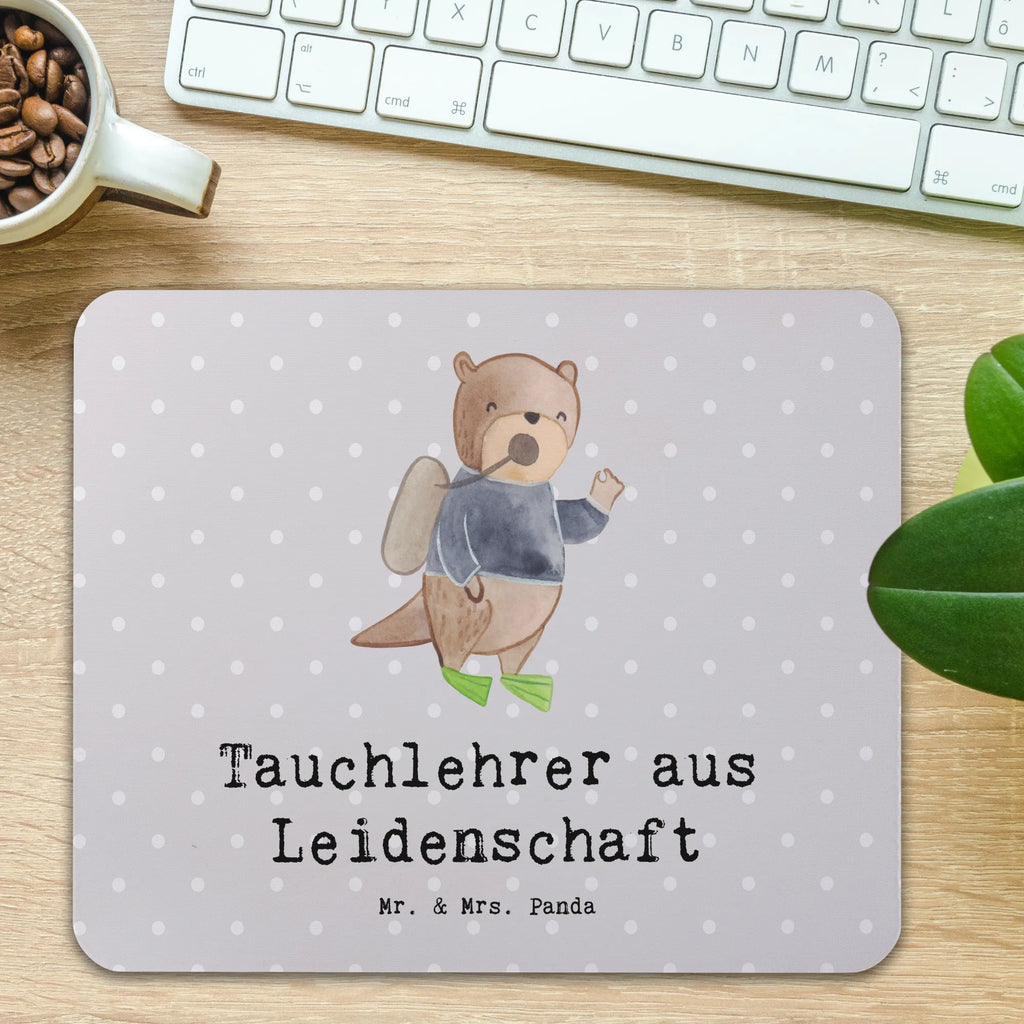 Mauspad Tauchlehrer aus Leidenschaft Mousepad, Computer zubehör, Büroausstattung, PC Zubehör, Arbeitszimmer, Mauspad, Einzigartiges Mauspad, Designer Mauspad, Mausunterlage, Mauspad Büro, Beruf, Ausbildung, Jubiläum, Abschied, Rente, Kollege, Kollegin, Geschenk, Schenken, Arbeitskollege, Mitarbeiter, Firma, Danke, Dankeschön