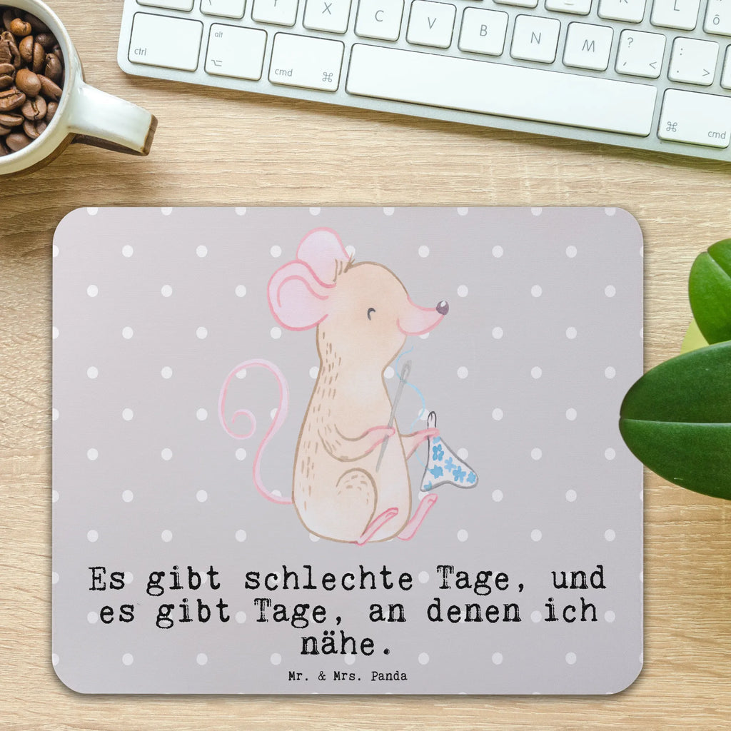 Mauspad Maus Nähen Mousepad, Computer zubehör, Büroausstattung, PC Zubehör, Arbeitszimmer, Mauspad, Einzigartiges Mauspad, Designer Mauspad, Mausunterlage, Mauspad Büro, Geschenk, Sport, Sportart, Hobby, Schenken, Danke, Dankeschön, Auszeichnung, Gewinn, Sportler, Nähen, kreatives Hobby, Nähkurs, Nähmaschine, DIY