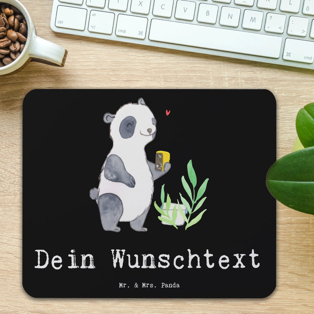 Personalisiertes Mauspad Panda Geocaching Personalisiertes Mousepad, Personalisiertes Mouse Pad, Personalisiertes Mauspad, Mauspad mit Namen, Mousepad mit Namen, Mauspad bedrucken, Mousepad bedrucken, Namensaufdruck, selbst bedrucken, Arbeitszimmer Geschenk, Büro Geschenk, Mouse Pad mit Namen, Selbst bedrucken, Individuelles Mauspad, Einzigartiges Mauspad, Mauspad mit Namen gestalten, Geschenk, Sport, Sportart, Hobby, Schenken, Danke, Dankeschön, Auszeichnung, Gewinn, Sportler, Geocaching, Schatzsuchen, GPS Schnitzeljagd, Opencaching