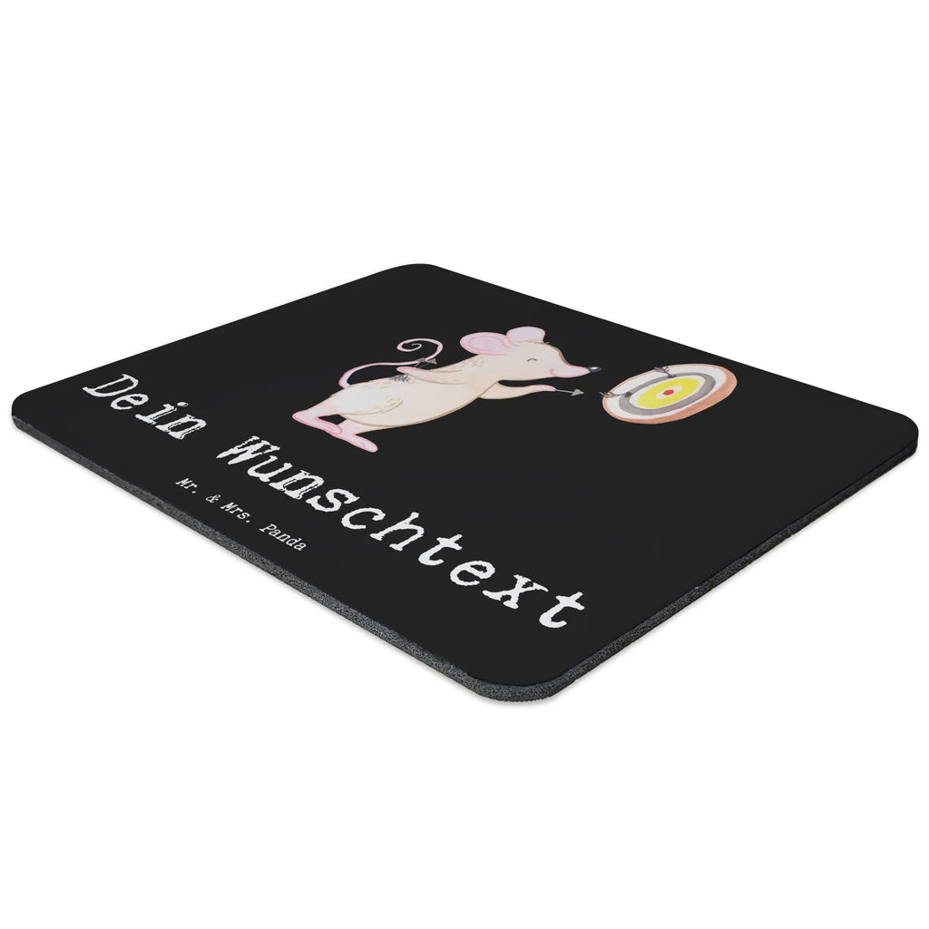 Personalisiertes Mauspad Maus Dart spielen Personalisiertes Mousepad, Personalisiertes Mouse Pad, Personalisiertes Mauspad, Mauspad mit Namen, Mousepad mit Namen, Mauspad bedrucken, Mousepad bedrucken, Namensaufdruck, selbst bedrucken, Arbeitszimmer Geschenk, Büro Geschenk, Mouse Pad mit Namen, Selbst bedrucken, Individuelles Mauspad, Einzigartiges Mauspad, Mauspad mit Namen gestalten, Geschenk, Sport, Sportart, Hobby, Schenken, Danke, Dankeschön, Auszeichnung, Gewinn, Sportler, Dart spielen, Darten, Darts, Dart Turnier