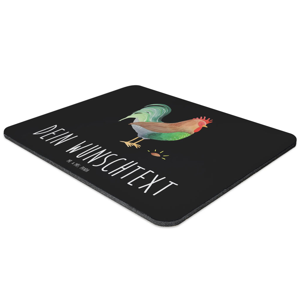 Personalisiertes Mauspad Hahn mit Korn Personalisiertes Mousepad, Personalisiertes Mouse Pad, Personalisiertes Mauspad, Mauspad mit Namen, Mousepad mit Namen, Mauspad bedrucken, Mousepad bedrucken, Namensaufdruck, selbst bedrucken, Arbeitszimmer Geschenk, Büro Geschenk, Mouse Pad mit Namen, Selbst bedrucken, Individuelles Mauspad, Einzigartiges Mauspad, Mauspad mit Namen gestalten, Bauernhof, Hoftiere, Landwirt, Landwirtin, Hahn, Korn, Henne, Eier, Natur