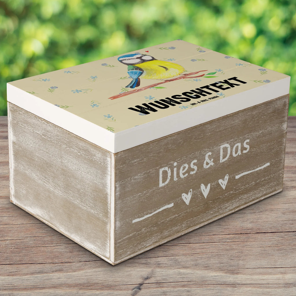 Personalisierte Holzkiste Vogel Blaumeise Holzkiste mit Namen, Kiste mit Namen, Schatzkiste mit Namen, Truhe mit Namen, Schatulle mit Namen, Erinnerungsbox mit Namen, Erinnerungskiste, mit Namen, Dekokiste mit Namen, Aufbewahrungsbox mit Namen, Holzkiste Personalisiert, Kiste Personalisiert, Schatzkiste Personalisiert, Truhe Personalisiert, Schatulle Personalisiert, Erinnerungsbox Personalisiert, Erinnerungskiste Personalisiert, Dekokiste Personalisiert, Aufbewahrungsbox Personalisiert, Geschenkbox personalisiert, GEschenkdose personalisiert, Ostern, Osterhase, Ostergeschenke, Osternest, Osterdeko, Geschenke zu Ostern, Ostern Geschenk, Ostergeschenke Kinder, Ostern Kinder, Ostergrüße, Blaumeise, Vogel, liebe Grüße, Frühling, Frühlingsgefühle, Osterzeit