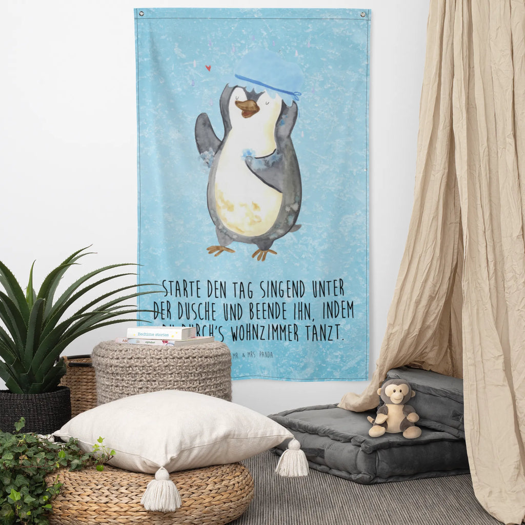 Wandteppich Pinguin duscht Wandbehang, Dekoration, Boho, Wandteppich, Wandtuch, Wanddeko, Tapisserie, Tapestry, Wandbild, Textil-Kunst, Schmuck-Wandbehang, Wand Deko, Kinderzimmer, Kinderzimmer Wand, Kinderzimmer Deko, Kinderzimmer Wanddeko, Pinguin, Pinguine, Dusche, duschen, Lebensmotto, Motivation, Neustart, Neuanfang, glücklich sein