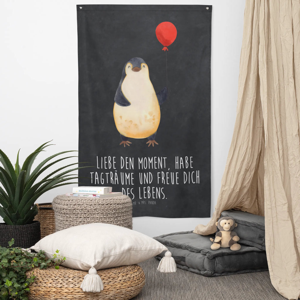 Wandteppich Pinguin Luftballon Wandbehang, Dekoration, Boho, Wandteppich, Wandtuch, Wanddeko, Tapisserie, Tapestry, Wandbild, Textil-Kunst, Schmuck-Wandbehang, Wand Deko, Kinderzimmer, Kinderzimmer Wand, Kinderzimmer Deko, Kinderzimmer Wanddeko, Pinguin, Pinguine, Luftballon, Tagträume, Lebenslust, Geschenk Freundin, Geschenkidee, beste Freundin, Motivation, Neustart, neues Leben, Liebe, Glück