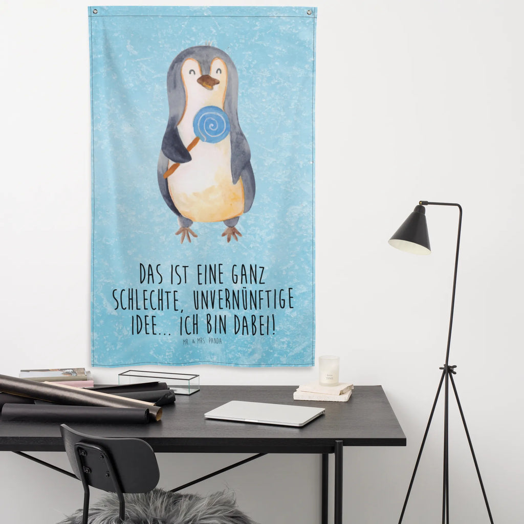 Wandteppich Pinguin Lolli Wandbehang, Dekoration, Boho, Wandteppich, Wandtuch, Wanddeko, Tapisserie, Tapestry, Wandbild, Textil-Kunst, Schmuck-Wandbehang, Wand Deko, Kinderzimmer, Kinderzimmer Wand, Kinderzimmer Deko, Kinderzimmer Wanddeko, Pinguin, Pinguine, Lolli, Süßigkeiten, Blödsinn, Spruch, Rebell, Gauner, Ganove, Rabauke