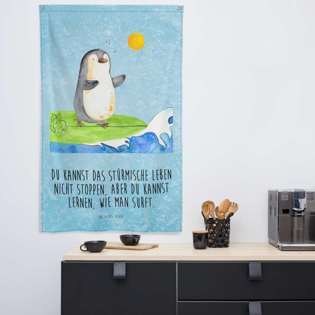 Wandteppich Pinguin Surfer Wandbehang, Dekoration, Boho, Wandteppich, Wandtuch, Wanddeko, Tapisserie, Tapestry, Wandbild, Textil-Kunst, Schmuck-Wandbehang, Wand Deko, Kinderzimmer, Kinderzimmer Wand, Kinderzimmer Deko, Kinderzimmer Wanddeko, Pinguin, Pinguine, surfen, Surfer, Hawaii, Urlaub, Wellen, Wellen reiten, Portugal