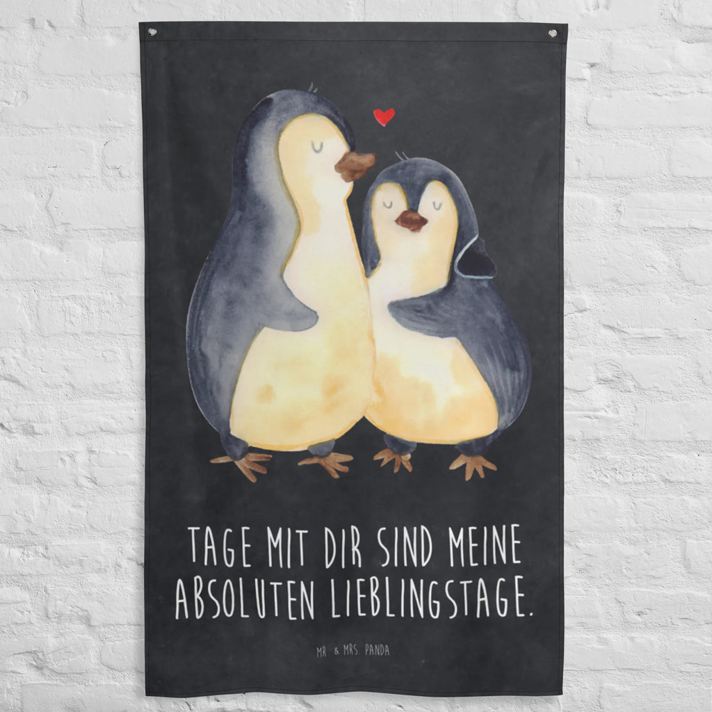 Wandteppich Pinguin umarmend Wandbehang, Dekoration, Boho, Wandteppich, Wandtuch, Wanddeko, Tapisserie, Tapestry, Wandbild, Textil-Kunst, Schmuck-Wandbehang, Wand Deko, Kinderzimmer, Kinderzimmer Wand, Kinderzimmer Deko, Kinderzimmer Wanddeko, Pinguin, Liebe, Liebespaar, Liebesbeweis, Liebesgeschenk, Verlobung, Jahrestag, Hochzeitstag, Hochzeit, Hochzeitsgeschenk